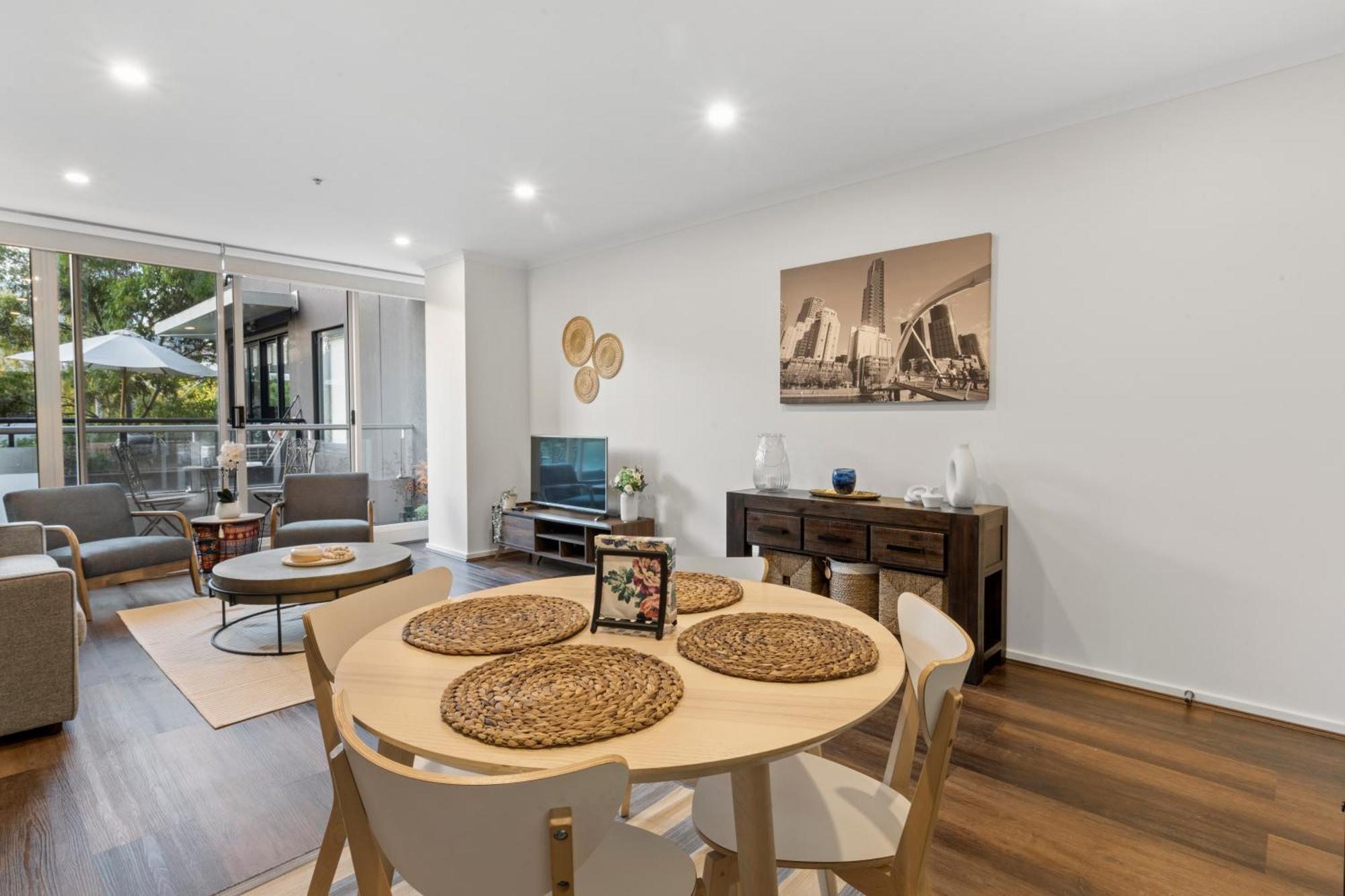 Apartment Modern Nomads Southbank Stunning 2 Bedroom With Carpark