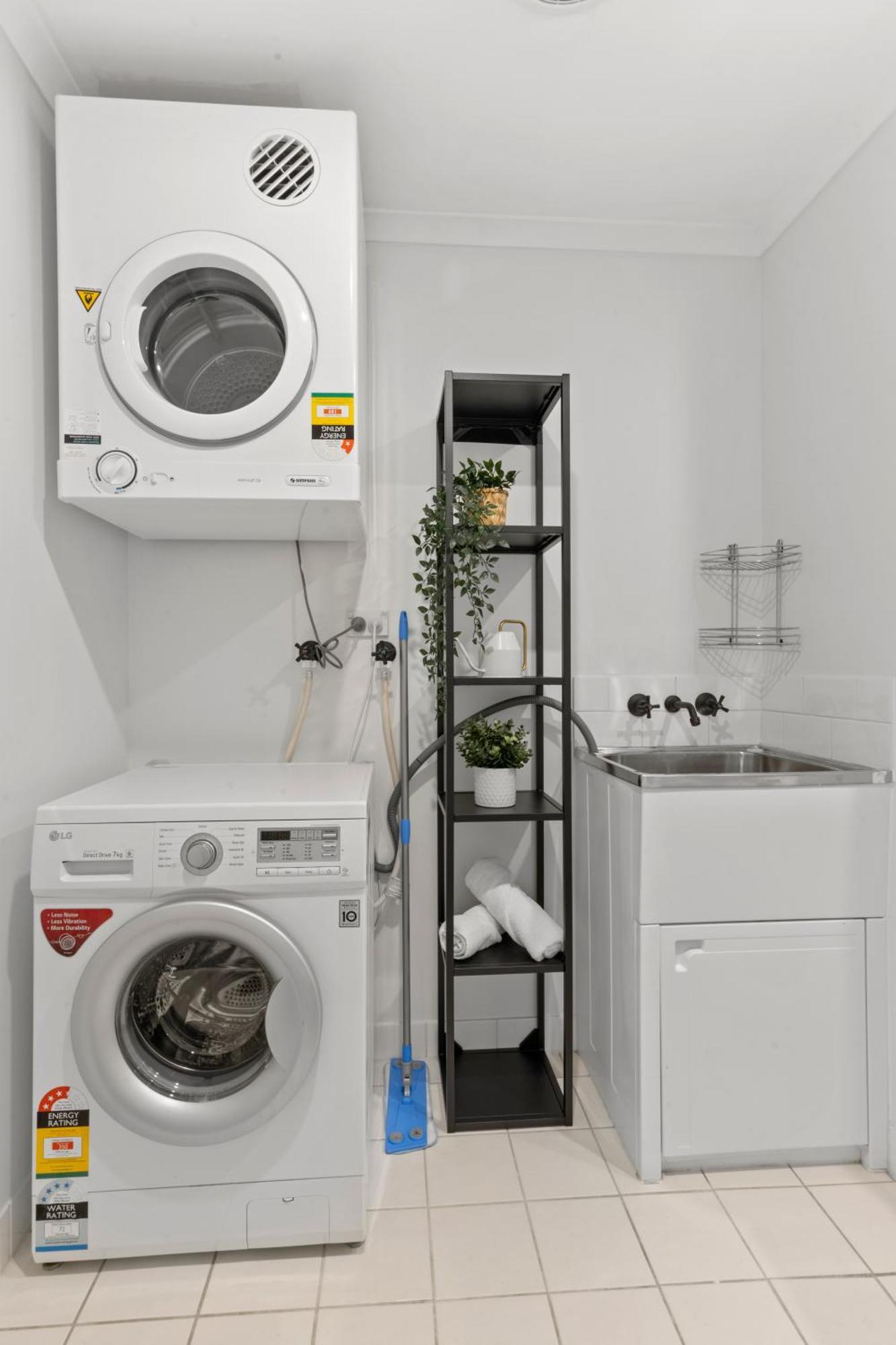 Modern Nomads Southbank Stunning 2 Bedroom With Carpark Apartment